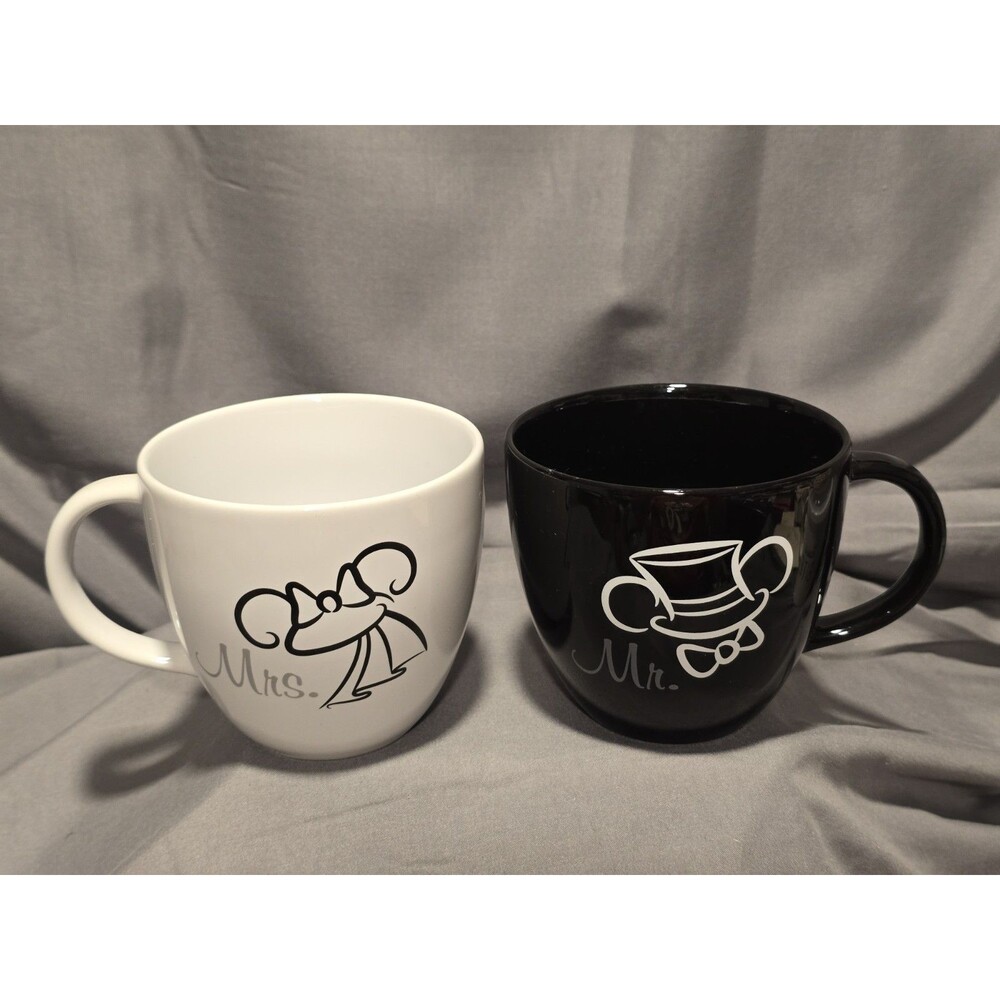 Disney Parks MR & MRS Mickey Minnie Mouse Bride Groom Coffee Cup Mug Set